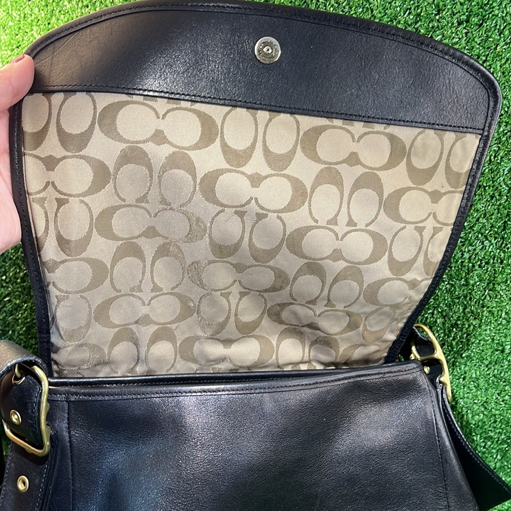 COACH VINTAGE BLACK LEATHER FLAP CROSSBODY SHOULDER BAG - Picture 6 of 10